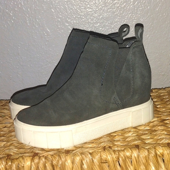 Gray Dolce Vita Zabie Leather Platform Slip on Sneaker 7 - Picture 1 of 6